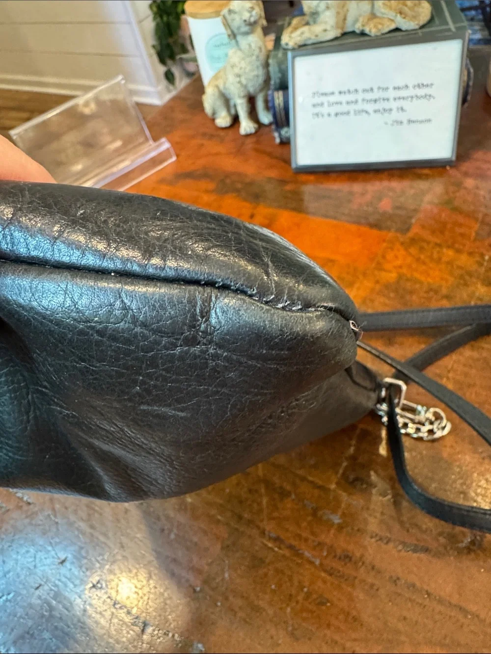 margot compact black